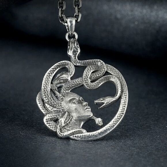 Ancient Greek Mythology Medusa Unisex Snake Pendant Necklace - Picture 1 of 7